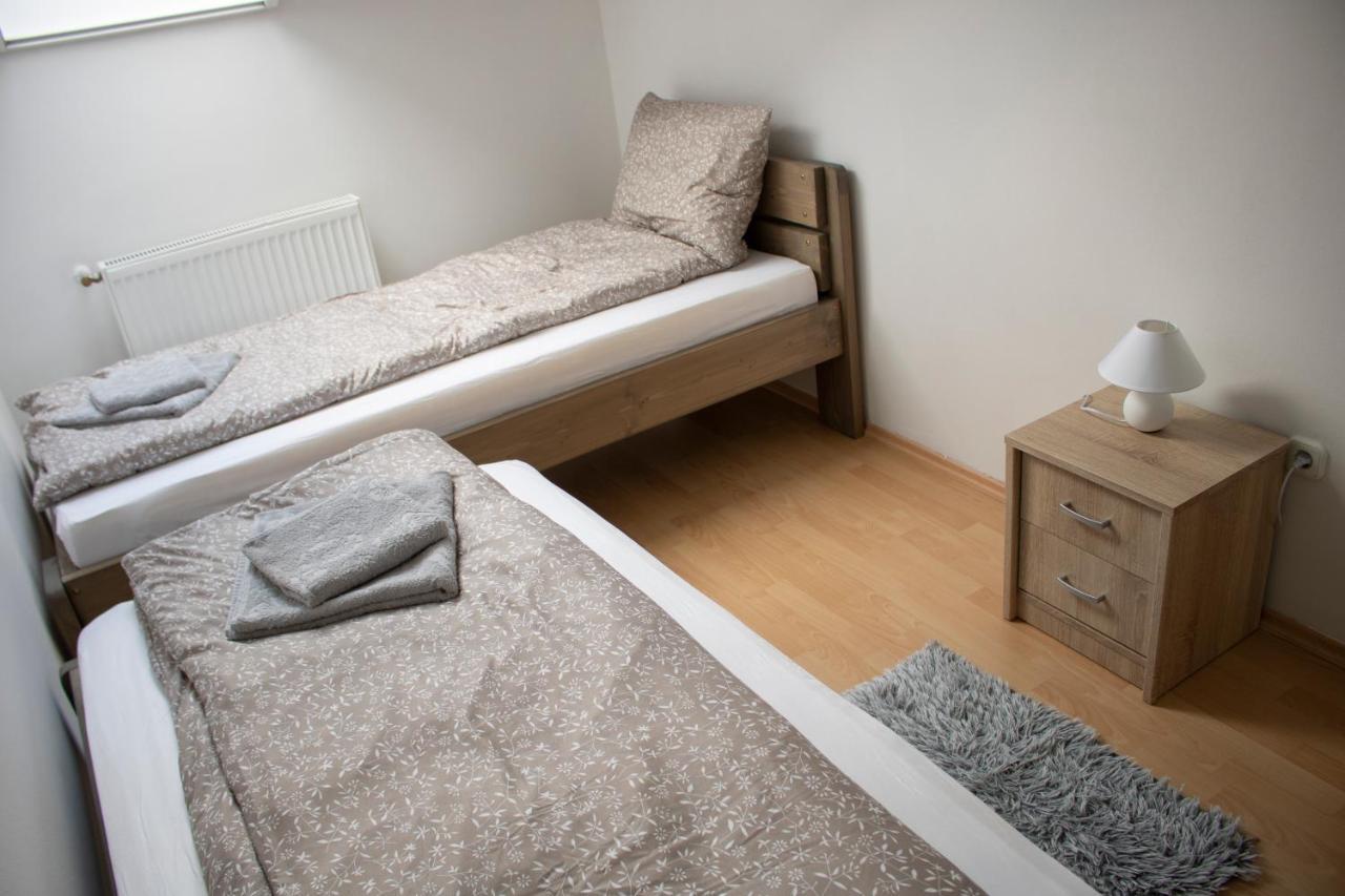 Csalogany Apartman Lägenhet Szekszárd Exteriör bild