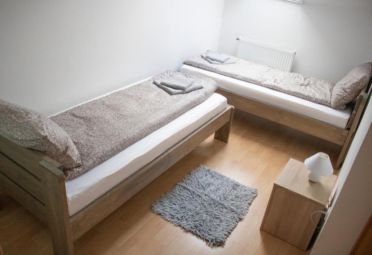Csalogany Apartman Lägenhet Szekszárd Exteriör bild