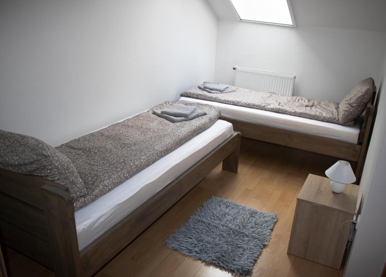 Csalogany Apartman Lägenhet Szekszárd Exteriör bild